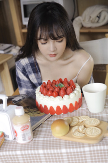美女拉屎
